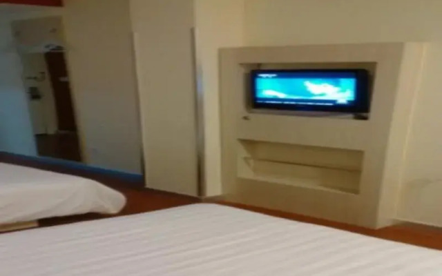 Hanting Hotel (Taiyuan Liuxiang Food Street Store)
