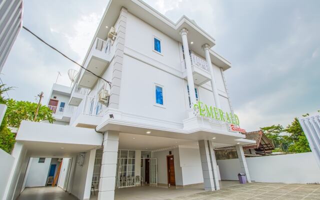Emerald Residence