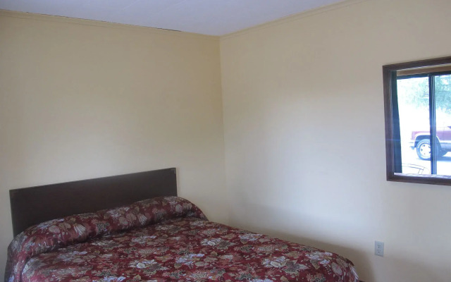 All Star Inn & Suites