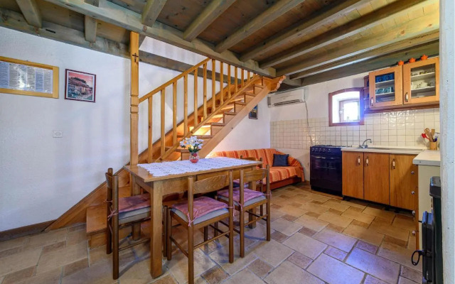 One-Bedroom Holiday home Jadrija with a Fireplace 03