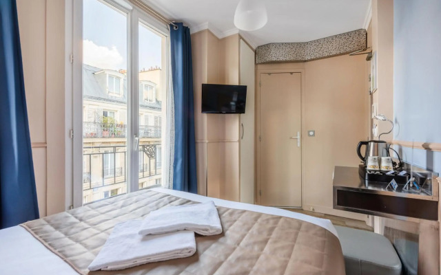 Hotel  District République