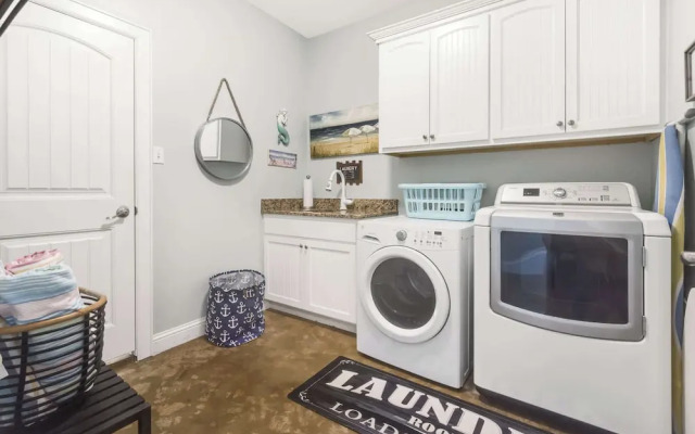 Ocean Views Optional Golf Cart Sleeps 14