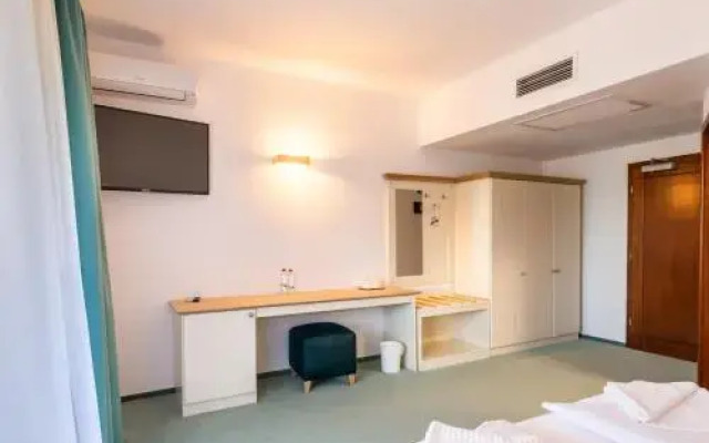 Complex Pastravaria Albota