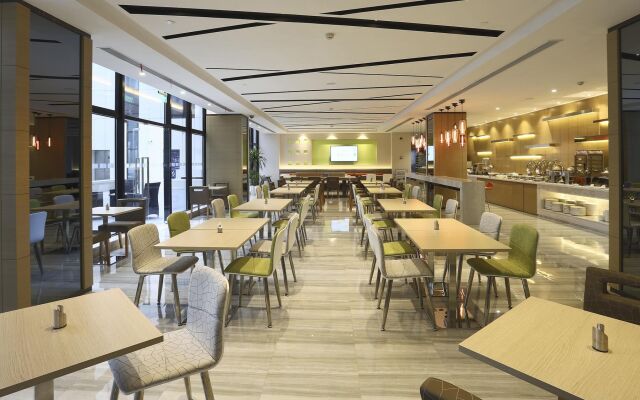 Holiday Inn Express Shanghai Gongkang by IHG