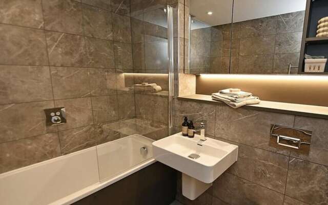 Top Floor 3-bed Penthouse in Manchester