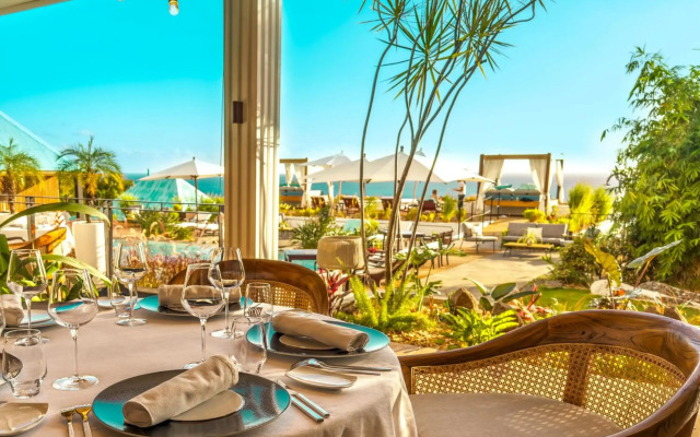 Blue Margouillat Seaview Hotel