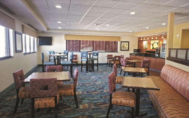 La Quinta Inn And Suites Edmond