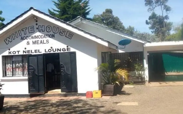 White House Lounge & Accommodation