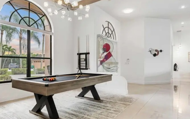 Grand 6BR Plantation Estate w/ Tennis & Pool