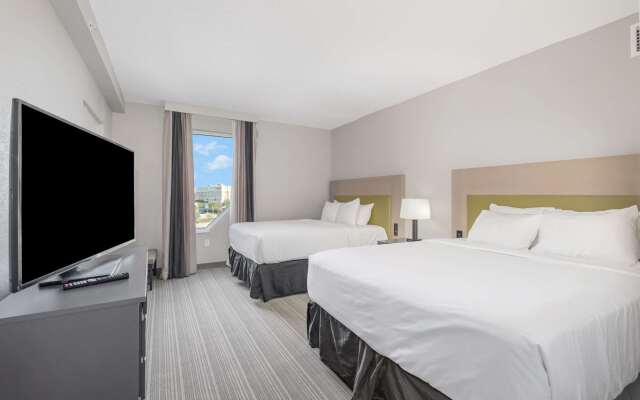 Country Inn & Suites by Radisson, Port Canaveral, FL