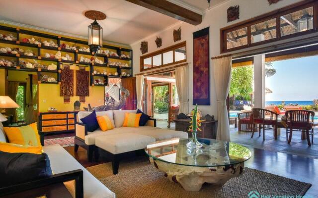 Villa Kamboja - Intimate Luxury Lovina Beach Villa