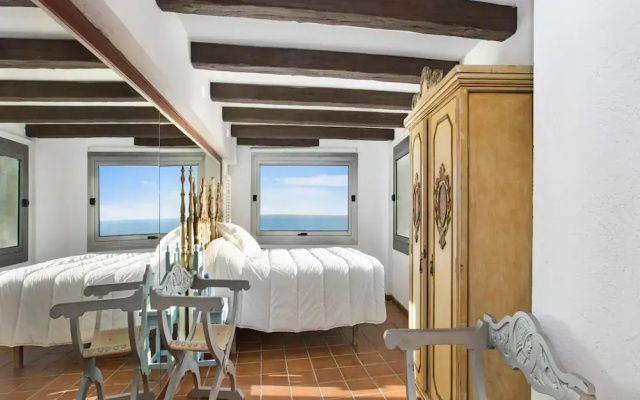 Villa in Cala Canyelles With Sea Views & Pool