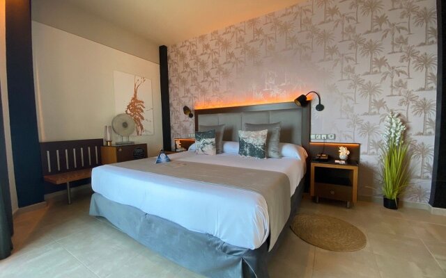 ON ALETA ROOM designed for adults