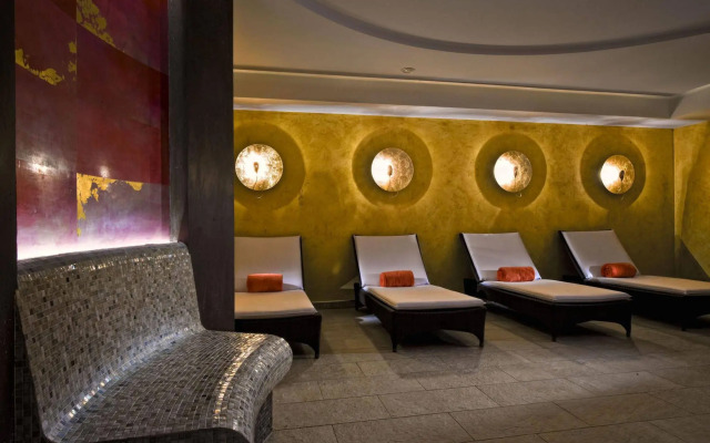 LOEV - VELA Hotel