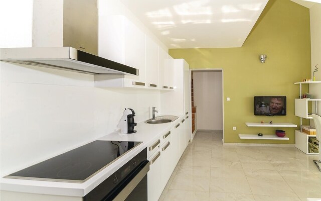 Beautiful Home in Miskovici With Wifi and 2 Bedrooms