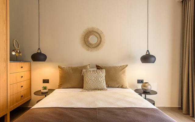 3 Bedroom Villa with a heated pool