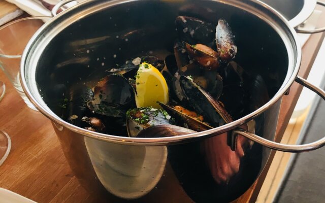 Morleys Bistro | By Huluki Sussex Stays