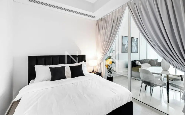 2BR 908 Bay Square B13