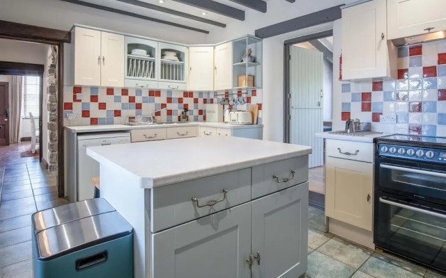 Tregoyr - 3 Bedroom Holiday Home - St Florence