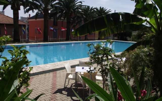 Riviera Suite Apartments