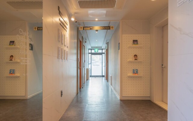 Aank Air Icheon Seolbong Lake