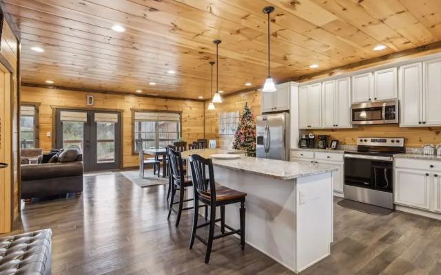 Eden Of The Smokies 5 Bedroom Cabin