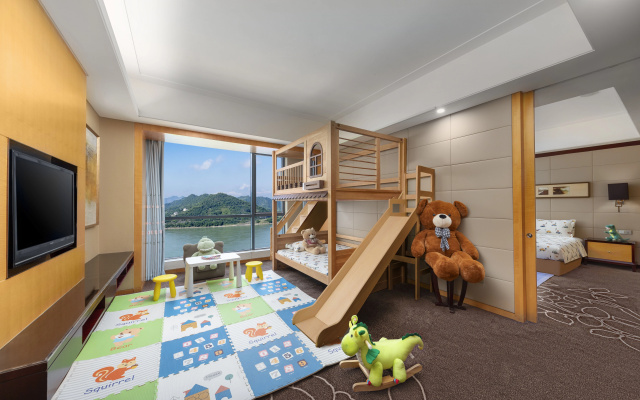 Crowne Plaza Yichang by IHG
