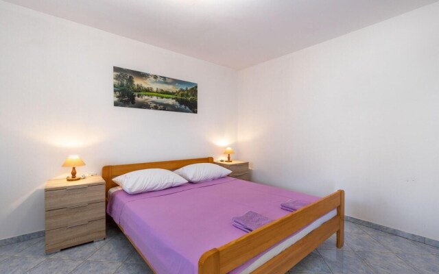 Awesome Home in Klenovica With Wifi and 5 Bedrooms