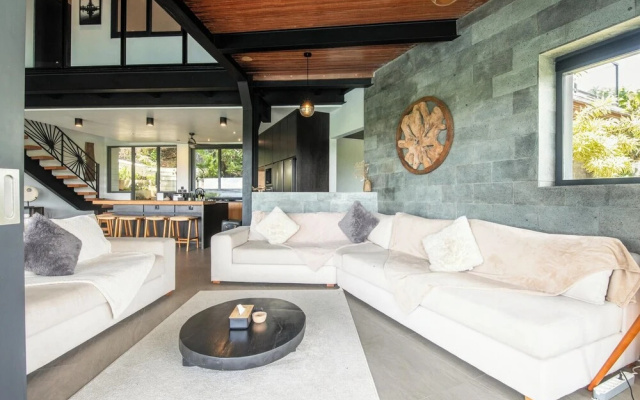 Elegant 6BR Clifftop Villa Near Bingin – Guest Rooms – Pecatu