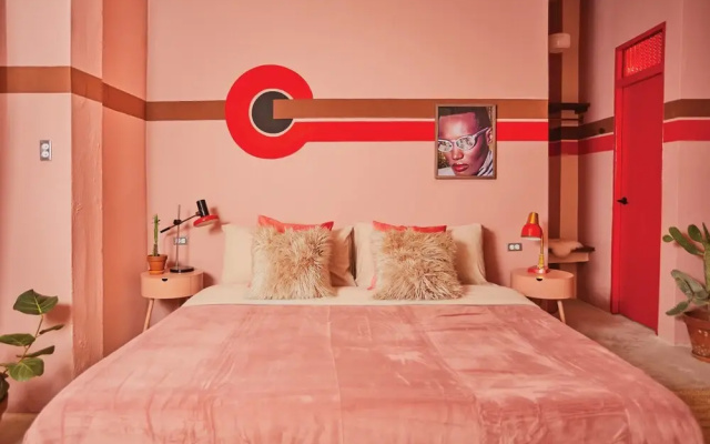 MOOD HAUS by DW - 70's Retro Stays