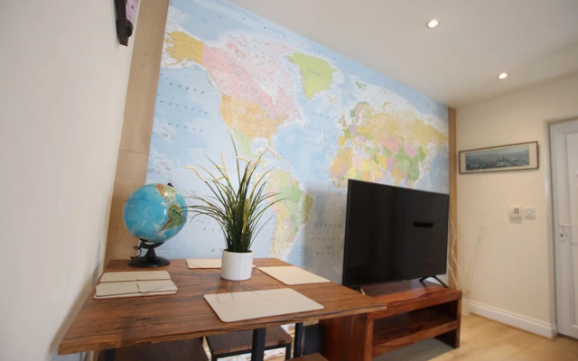 Contemporary 2 bed Flat in Bristol, Free Parking