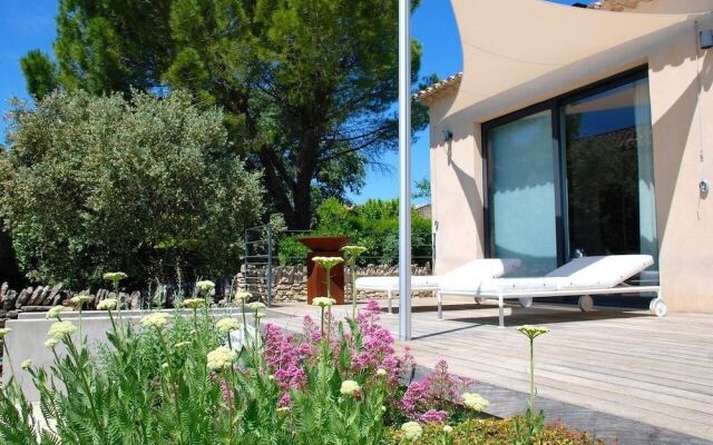 BB 12 LUBERON - Chambres Contemporaines