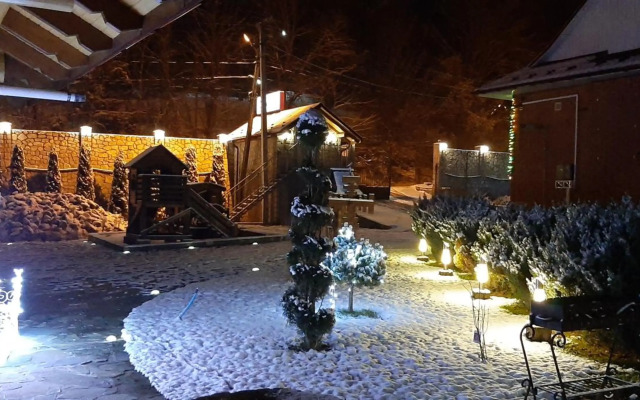 "Обійми гір"Котеджі