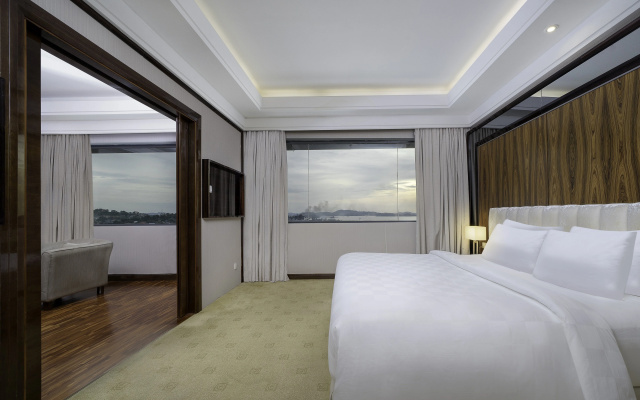 Swiss-Belhotel Harbour Bay
