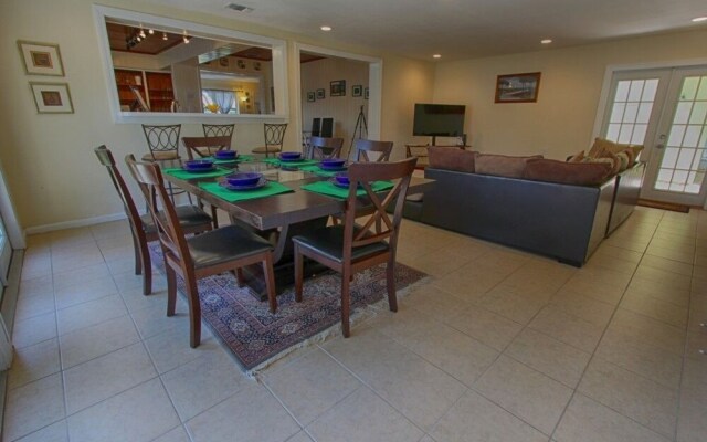 Luxury Villa Mar by RedAwning