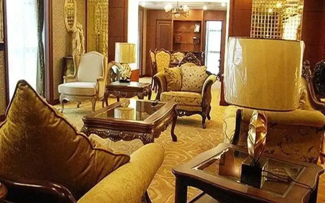 Ramada Plaza Yantai Hotel