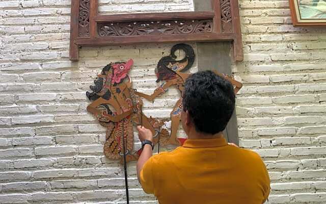 Bu Condro Homestay by Luxury Degree