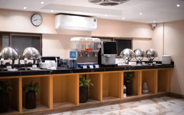 Hotel Pearl Inn