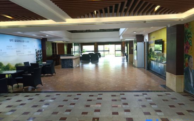 Wanning Mantening Wenquan Serviced Apartment (Xinglong Town)