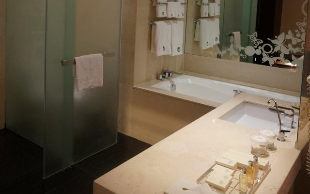 Guangdong Victory Hotel - Free shuttle bus to exhibition center during Canton Fair