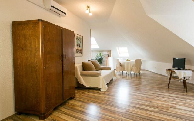 Old Town Sunrise Apartments