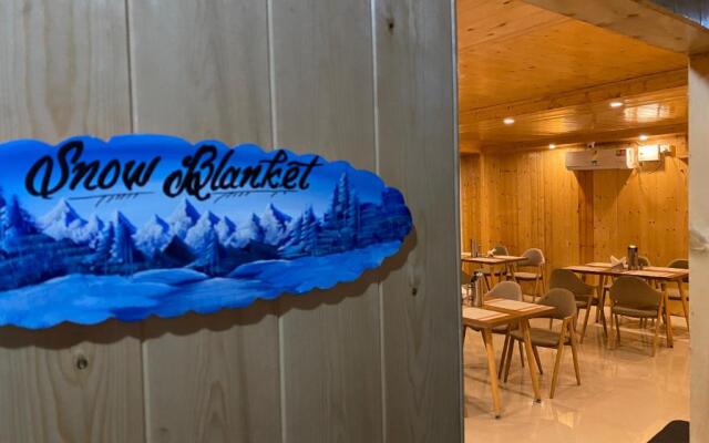 Hotel Gingar, Near Mall Road Manali
