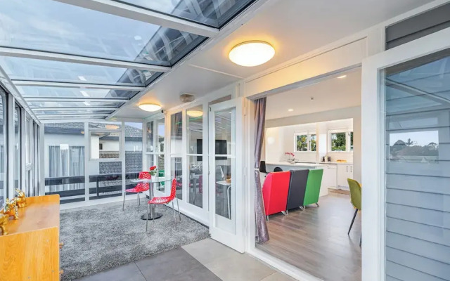 Freshly Renovated 3Br Ellerslie Home