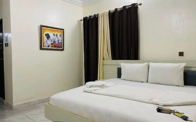 Villa Maxili Hotel and Apartment