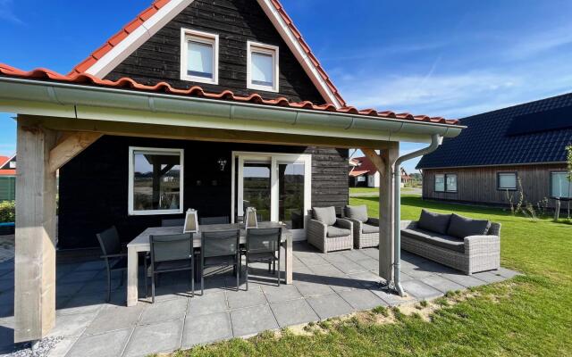 Fine holiday home 300 m from the Oosterschelde estuary