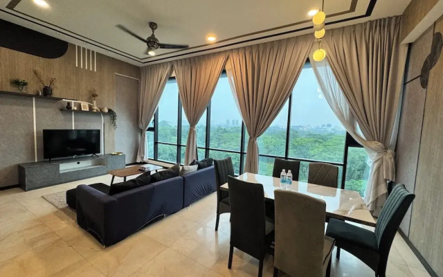 Grand Lumia Suite At Opus Residence