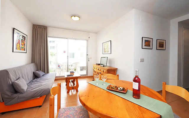 Apartment Mismar Roses 8270
