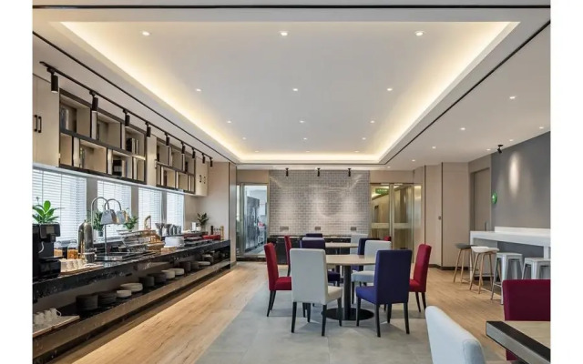 Campanile Hotel Wuhan Zhongnan Road Metro Station