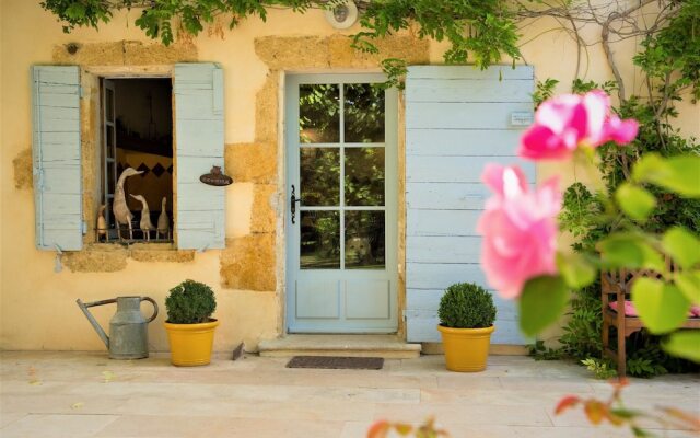 Mansion With 5 Bedrooms in Grans, With Pool Access, Furnished Garden a
