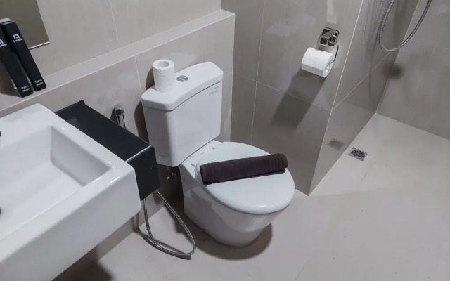 Nice and Homey Studio at Bintaro Embarcadero Apartment